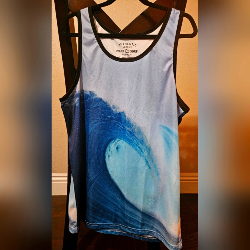 Mens Tank Top size: XL